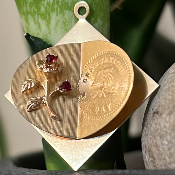 14k gold and ruby vintage charm or pendant - Picture 3 of 5